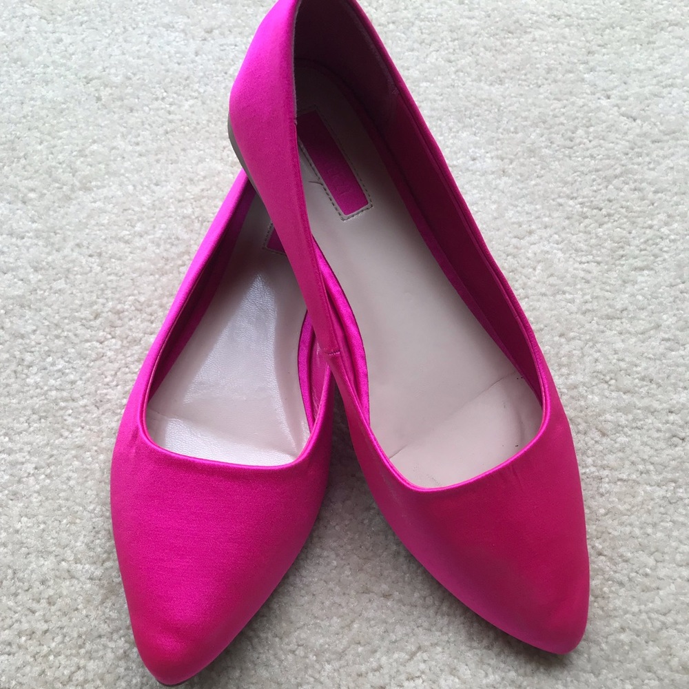 Women’s hot pink flats